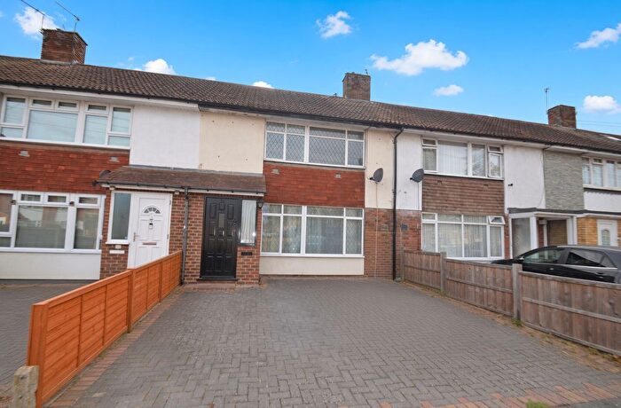 4 Bedroom Terraced House To Rent In Stanwell, Staines-Upon-Thames, TW19
