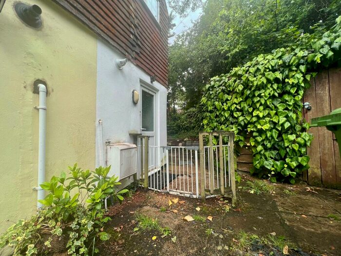 3 Bedroom Semi-Detached House To Rent In Tilmore Road, Petersfield, GU32