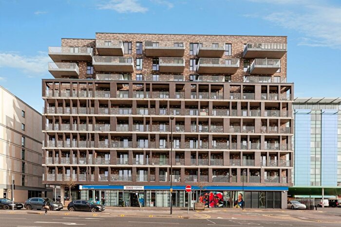 2 Bedroom Flat For Sale In Windsor Road, Slough, SL1