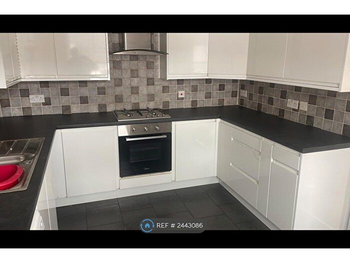 2 Bedroom Flat To Rent In Castle Street, Hinckley, LE10