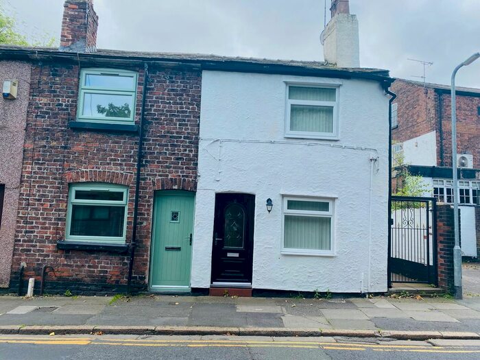 2 Bedroom Cottage To Rent In Meadow Lane, Liverpool, L12