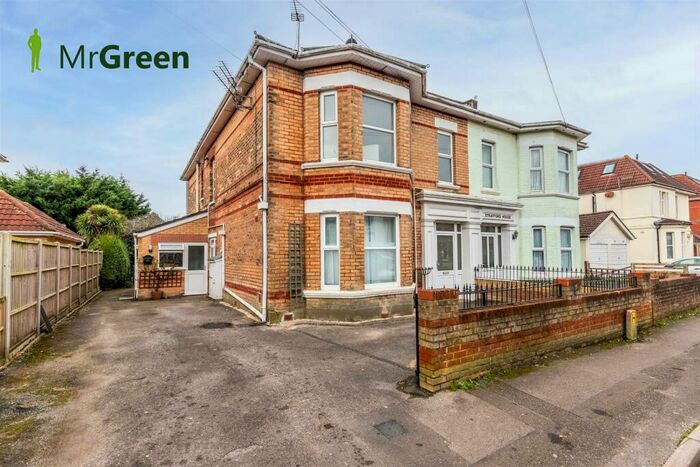 2 Bedroom Apartment To Rent In Hamilton Road, Bournemouth, BH1