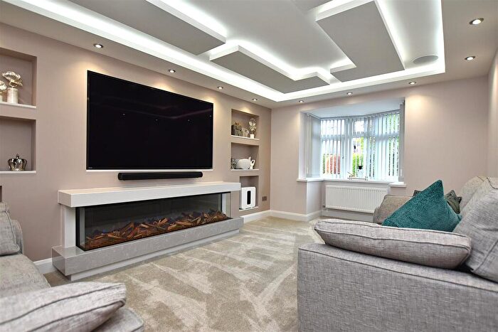4 Bedroom Detached House For Sale In Berse Gardens, Berse Road, Caego, LL11