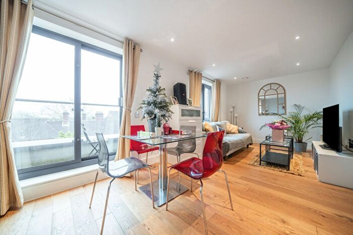 1 Bedroom Flat To Rent In Palmerston Road, Wimbledon, SW19