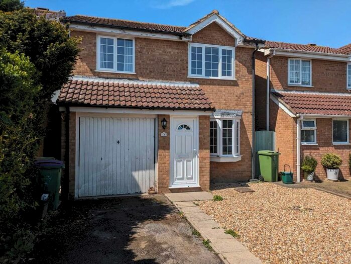 3 Bedroom Detached House To Rent In Newbury Close, Cheriton, Folkestone, Kent, CT20