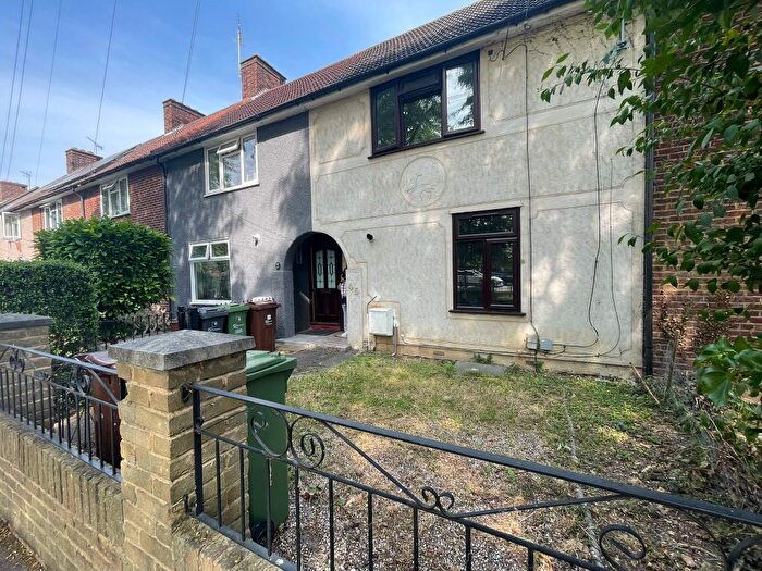 3 Bedroom Terraced House To Rent In Lodge Avenue, Dagenham, RM8