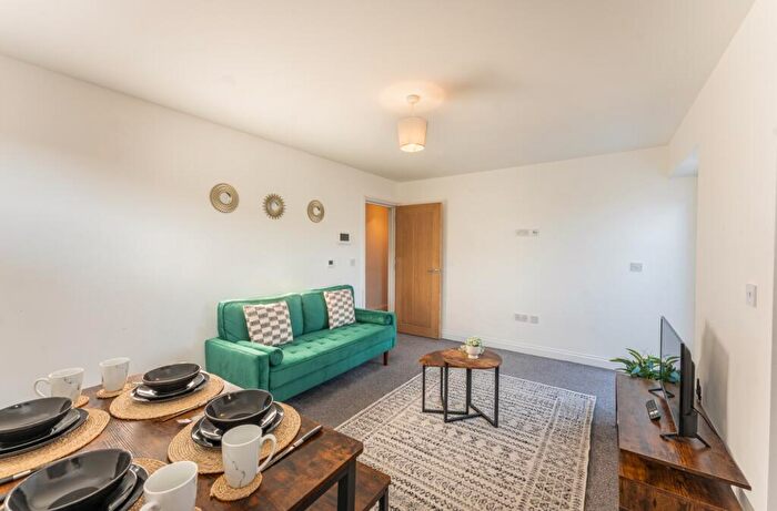 2 Bedroom Apartment To Rent In Windsor Walk, LU1