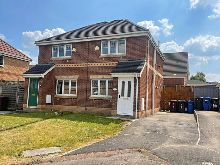 2 Bedroom Semi-Detached House To Rent In Elwood Close, Kirkby, Liverpool, L33