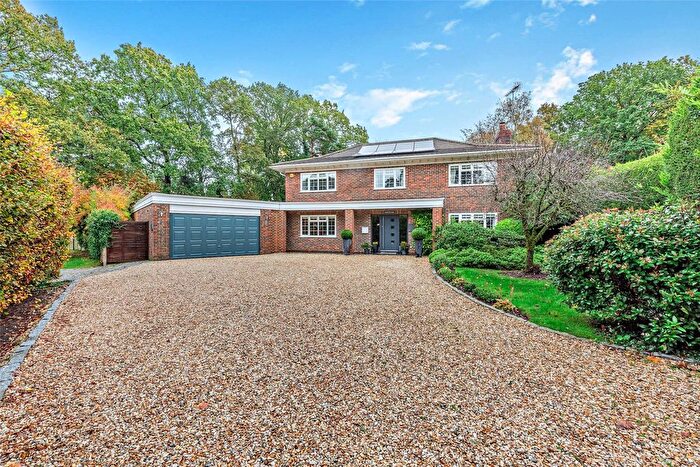5 Bedroom Detached House For Sale In Badger Way, Ewshot, Farnham, Hampshire, GU10