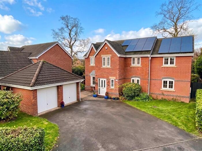 5 Bedroom Detached House For Sale In Dulwich Close, Sale, M33