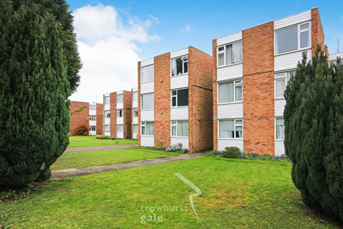2 Bedroom Flat For Sale In Martin Lane, Rugby, CV22