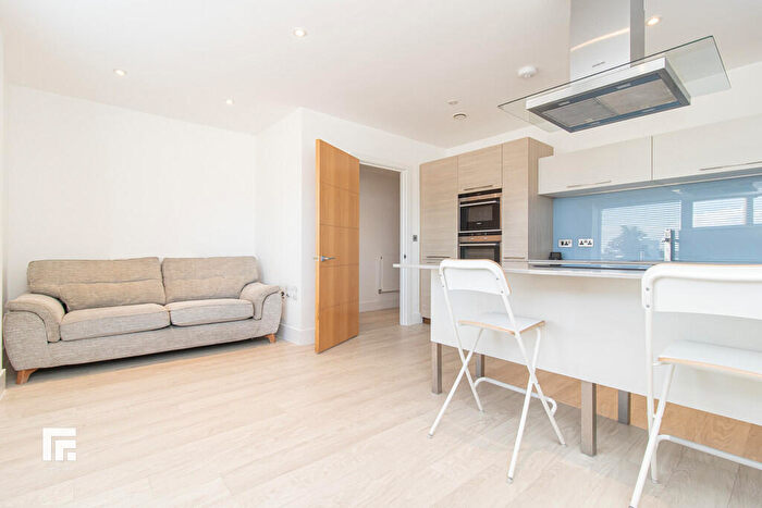2 Bedroom Apartment To Rent In Empire Way, Cardiff Bay, CF11