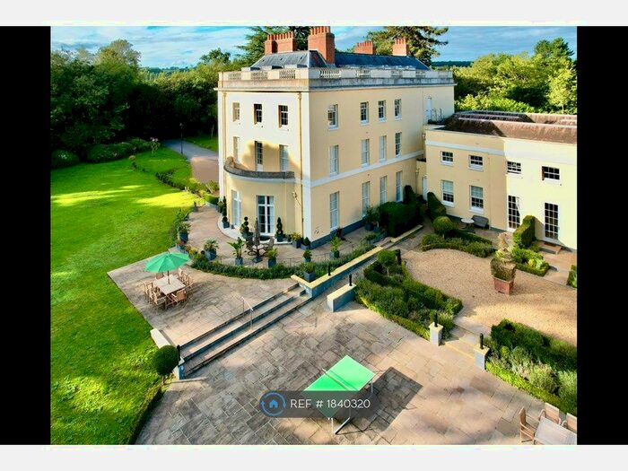 2 Bedroom Flat To Rent In Westhorpe House, Marlow, SL7