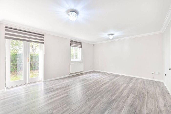 2 Bedroom Flat For Sale In Coverdale Road, Queen's Park, London, NW2