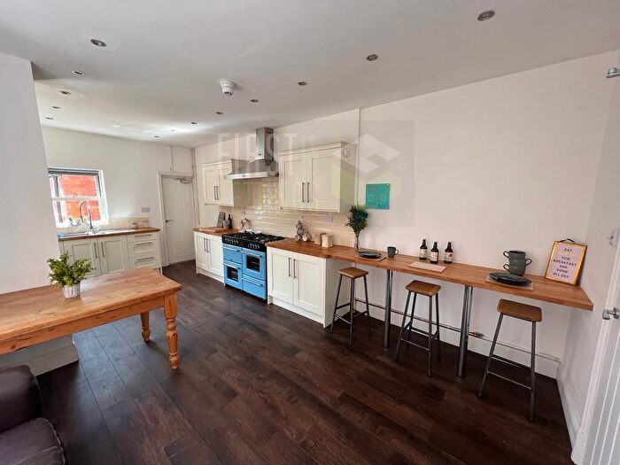 6 Bedroom Terraced House To Rent In Daneshill Road, West End, LE3