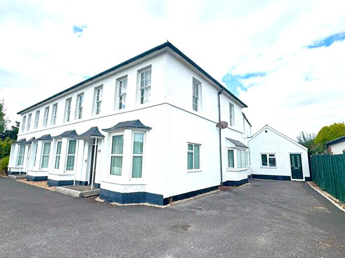 2 Bedroom Flat For Sale In London Road, Marlborough, SN8