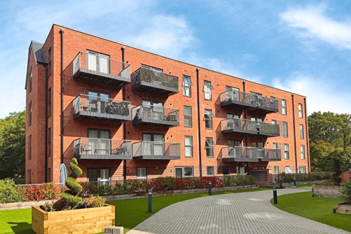 1 Bedroom Flat For Sale In Station Road, Hook, Hampshire, RG27