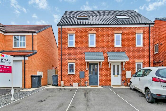 3 Bedroom Semi-Detached House To Rent In Vickers Lane, Hartlepool, TS25