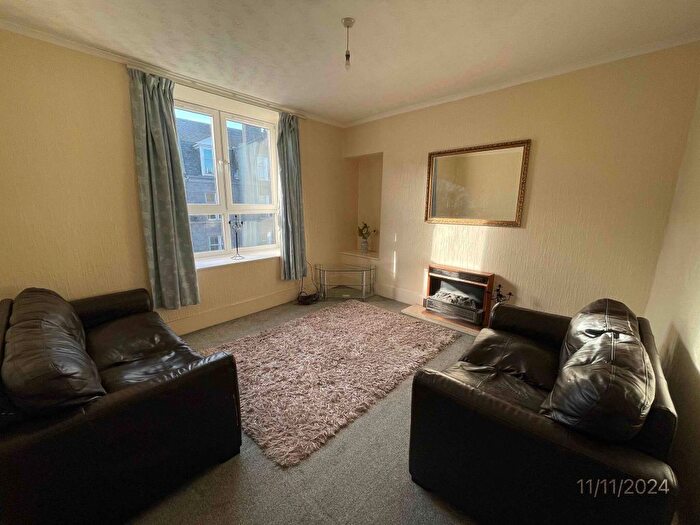 2 Bedroom Flat To Rent In Victoria Road, Second Floor Right, Aberdeen, AB11