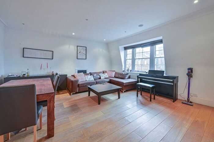 2 Bedroom Flat To Rent In Albert Hall Mansions, Knightsbridge, London, SW7