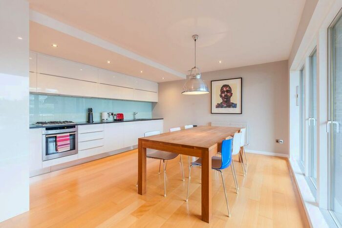 2 Bedroom Flat For Sale In Tanner Street, Bermondsey, London, SE1