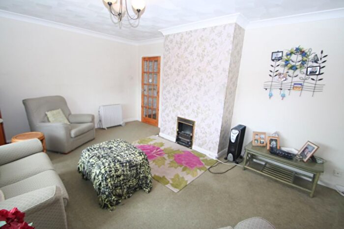 2 Bedroom Flat For Sale In Hamilton Ct, Drake Avenue, Worthing, BN12