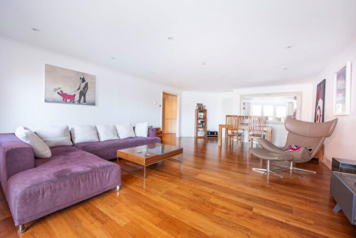 2 Bedroom Apartment To Rent In Charter Quay Kingston Upon Thames, KT1