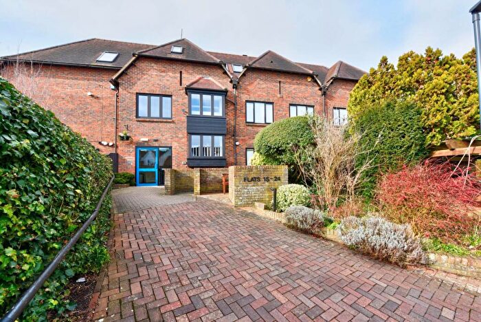 2 Bedroom Apartment For Sale In Adam Court, Henley On Thames, RG9