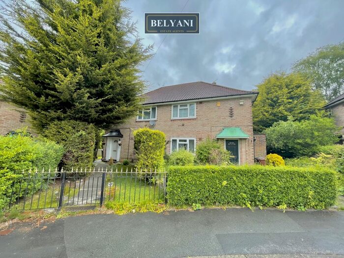 1 Bedroom Flat To Rent In Tynwald Green, Leeds, LS17