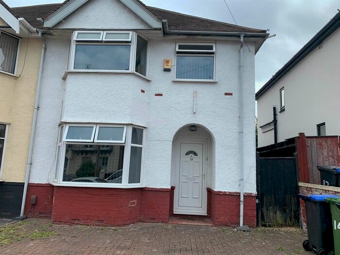 4 Bedroom Semi-Detached House To Rent In Charlotte Street, Leamington Spa, CV31