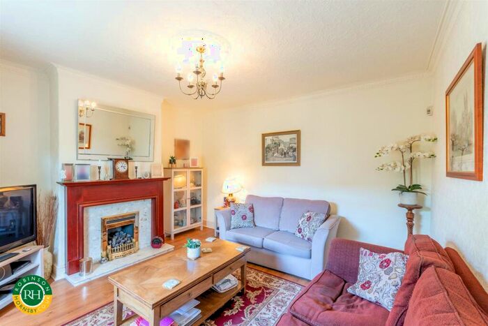 3 Bedroom Cottage For Sale In High Street, Braithwell, Rotherham, S66