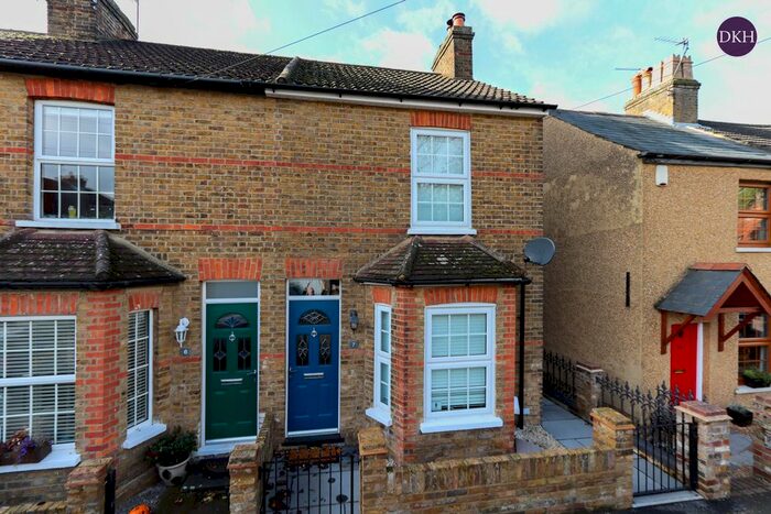 2 Bedroom End Of Terrace House To Rent In Garden Road, Abbots Langley, WD5