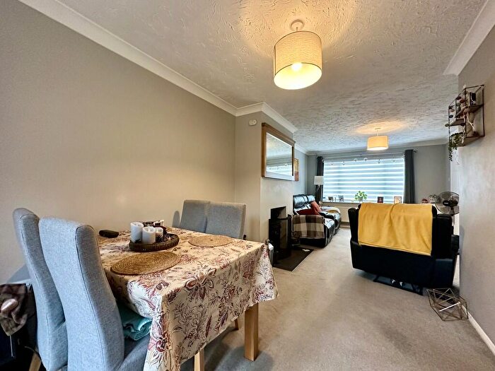 3 Bedroom End Of Terrace House For Sale In Fern Gardens, Belton, NR31