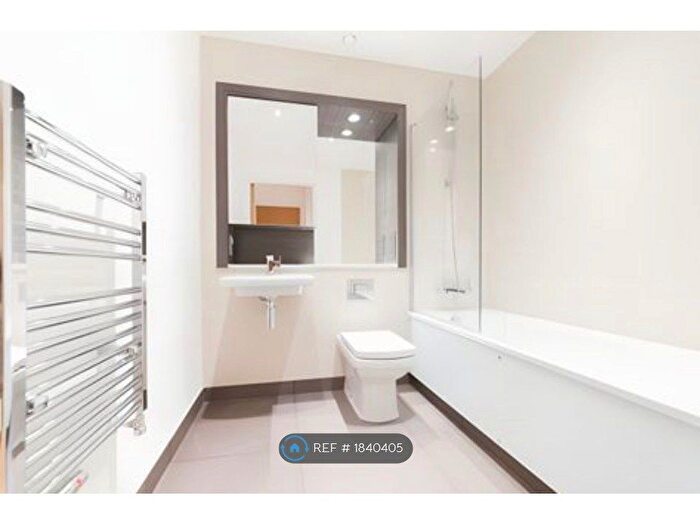 1 Bedroom Flat To Rent In Burlington House, Waltham Cross, EN8