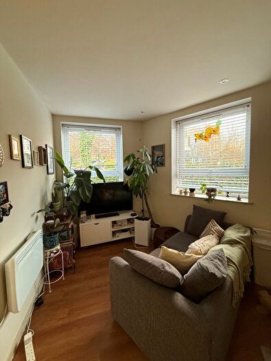 1 Bedroom Flat To Rent In Victoria House, Headingley Park, Victoria Road, Leeds, West Yorkshire, LS6