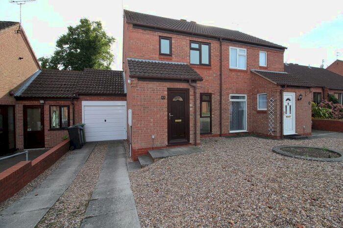 2 Bedroom Semi-Detached House To Rent In St. Wulstan Way, Southam, CV47