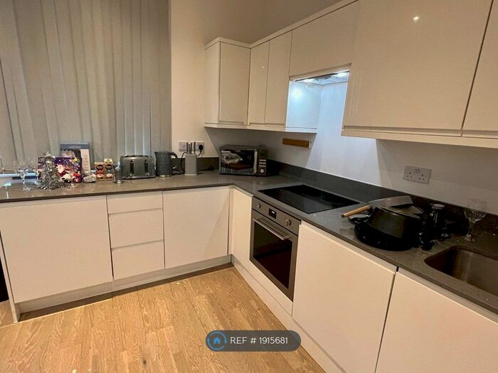 1 Bedroom Flat To Rent In Riverbank Way, Brentford, TW8