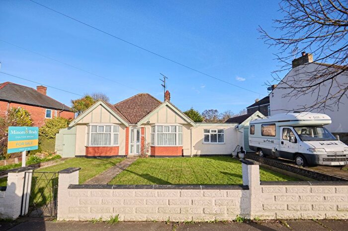 5 Bedroom Detached Bungalow For Sale In Kirkley Park Road, Lowestoft, NR33