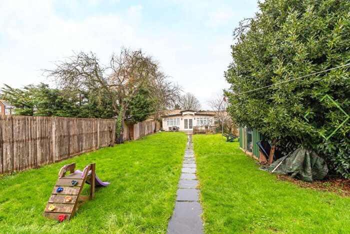 5 Bedroom Detached House For Sale In Victoria Road, New Barnet, EN4