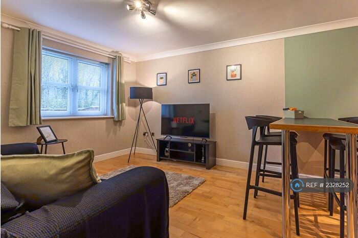 2 Bedroom Flat To Rent In Claverdon House, Warwick, CV34