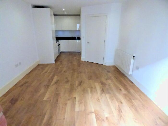 1 Bedroom Flat To Rent In Warehouse Court, Street, Woolwich Arsenal, SE18