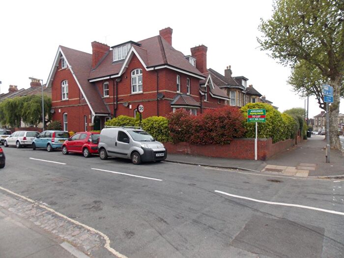 2 Bedroom Flat To Rent In Wells Road, Knowle, Bristol, BS4