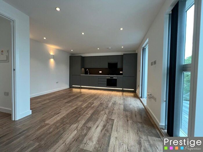 1 Bedroom Apartment To Rent In Brent Street, London, NW4