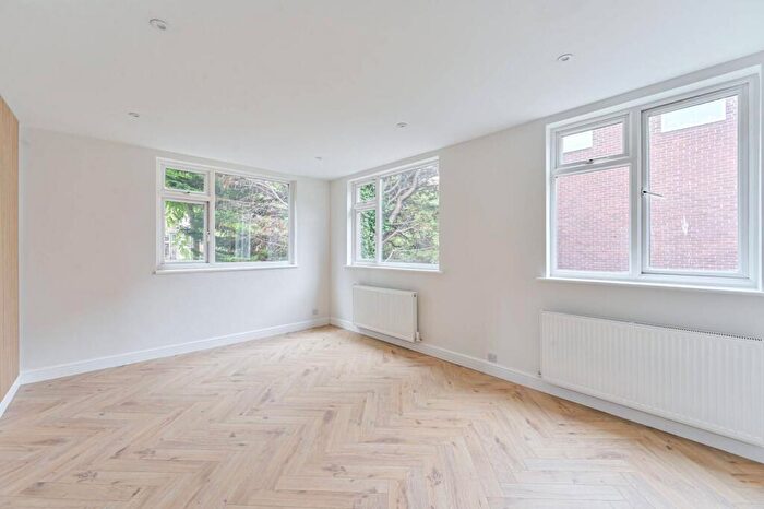 4 Bedroom End Of Terrace House To Rent In Yeats Close, Lewisham, London, SE13