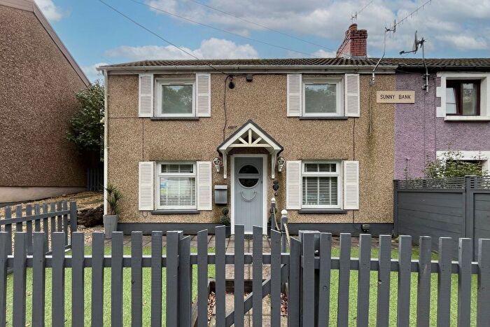 2 Bedroom Property To Rent In Main Road, Maesycymmer, Hengoed, CF82