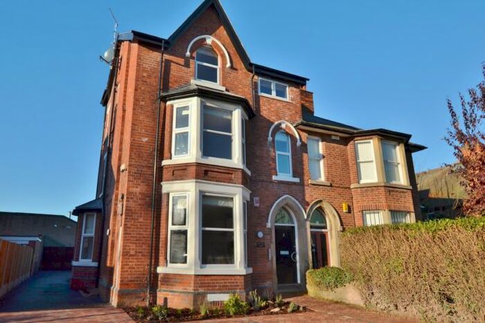 2 Bedroom Flat To Rent In Musters Road, West Bridgford, Nottingham, Nottinghamshire, NG2