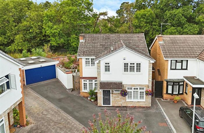 4 Bedroom Detached House For Sale In Kingland Drive, Leamington Spa, CV32