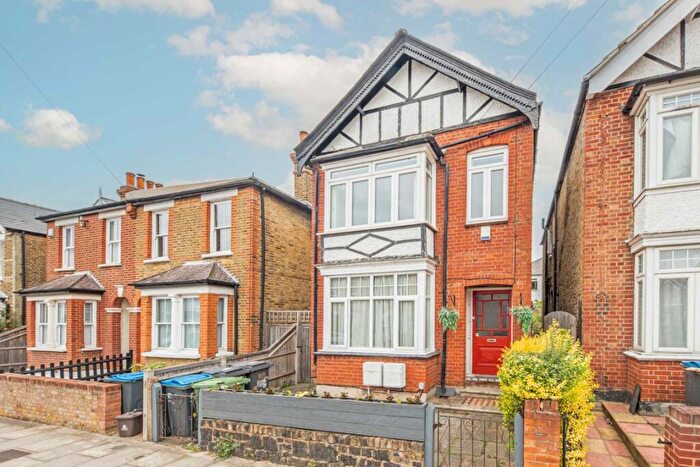 4 Bedroom Flat To Rent In Chesham Road, Kingston Upon Thames, KT1