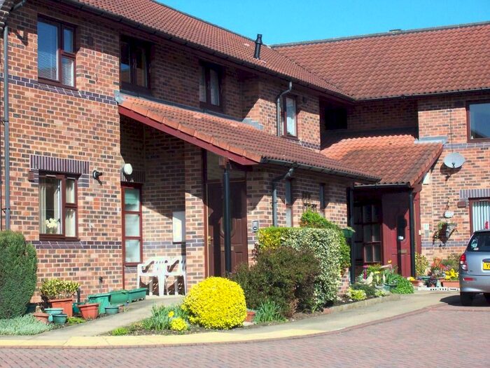 1 Bedroom Flat To Rent In Orchard Way, Leeds, West Yorkshire, LS26