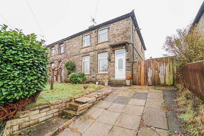 3 Bedroom End Of Terrace House To Rent In Crabtree Avenue, Rossendale, BB4